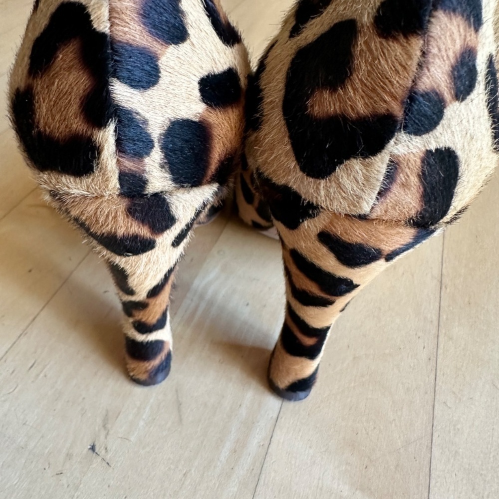Like NEW L'Autre Chose Leopard Print pony hair heels, 37/6.5. GD1021 - Picture 7 of 7